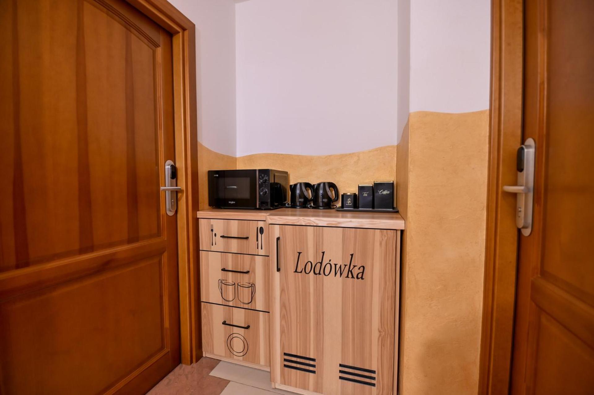 Pod Tatrami 2 - Swietna Lokalizacja, Obok Przystanku Ski Busa Oraz Restauracji, Duzy Parking Бялка-Татшаньска Экстерьер фото