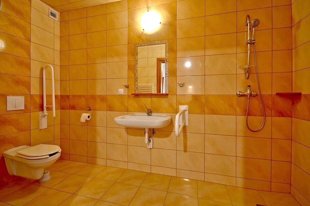 Pod Tatrami 2 - Swietna Lokalizacja, Obok Przystanku Ski Busa Oraz Restauracji, Duzy Parking Бялка-Татшаньска Экстерьер фото